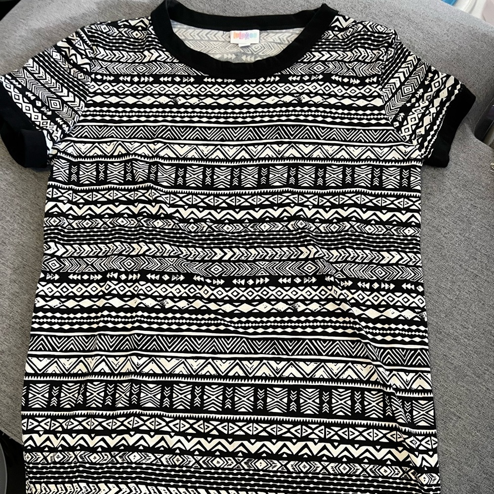 LulaRoe Liv black and white‎